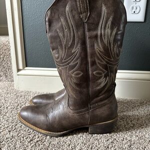 Women’s 8W Silver Canyon Boot & Clothing Company Western Cowgirl Boots